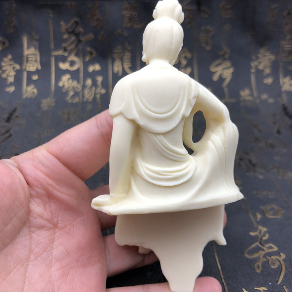 Home Office In Living Room - Rzeźbiona figurka Buddy Guanyin, ozdoba Feng